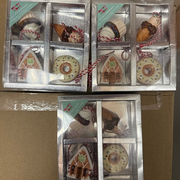 Gingerbread Holiday treats Ornament Set